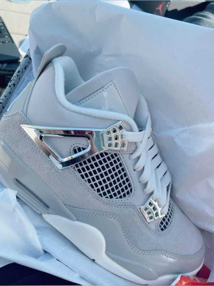 Jordan 4 Sneakers
