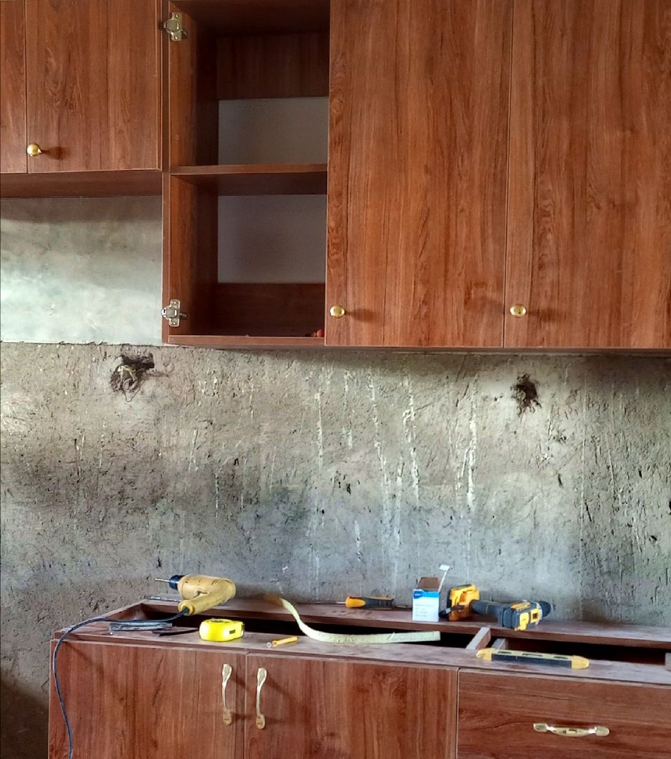 Kitchen cabinetry: custom built designs.